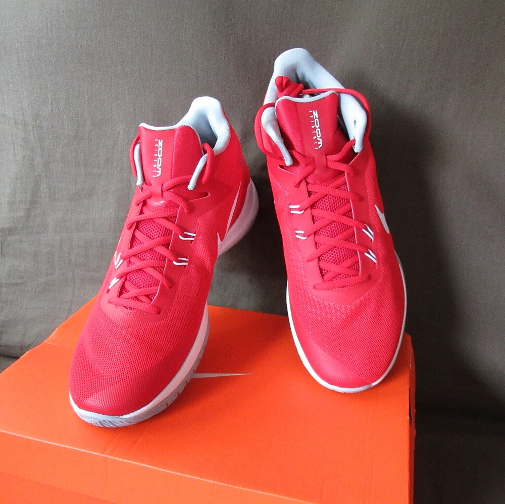 Brand new Men's Nike Zoom Evidence Shoes